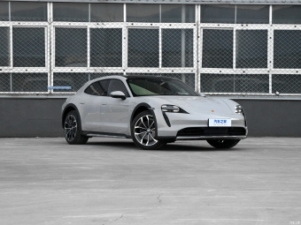 Porsche Taycan 4 Cross Turismo