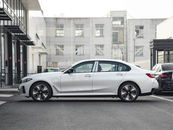 BMW i3e 2026 eDrive 40 L Sport Night Edition