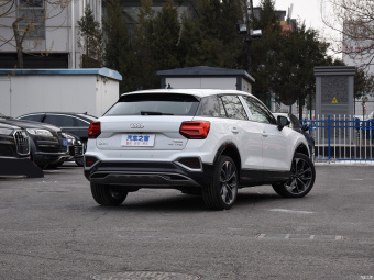 Audi Q2L Elegance Luxury 35 TFSI