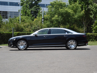 Audi A8L Horch Founder's Edition Dual-Tone Collection