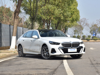 BMW i5 eDrive 35L Exclusive M Sport