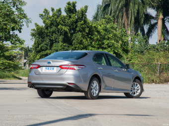 Toyota Camry Hybrid Elite Plus 2.5HE