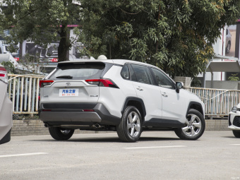 Toyota RAV4 Fashion 2.0L CVT 2WD