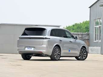 Li Auto L8 2025 Max Intelligent Renewal Edition