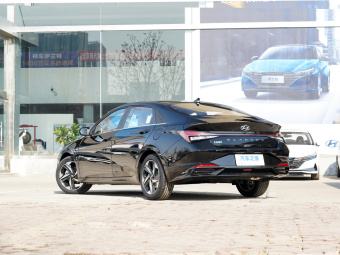 Hyundai Elantra Premium LUX 1.5L CVT