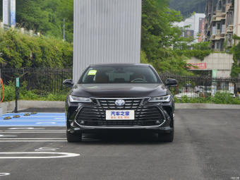 Toyota Avalon Hybrid Limited Ultimate Edition 2.5L
