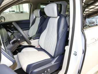 Maxus Mifa 9 Grassland Long Range 7 Seat