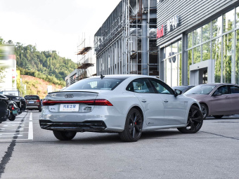 Audi A7L 2025 45 TFSI Quattro RS Package Racing Edition