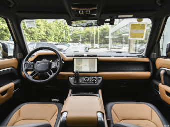 Land Rover Defender 110 X P400