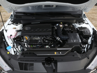Hyundai Elantra Premium LUX 240TGDi DCT