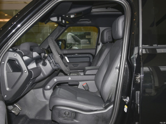 Land Rover Defender 110 V8 P525