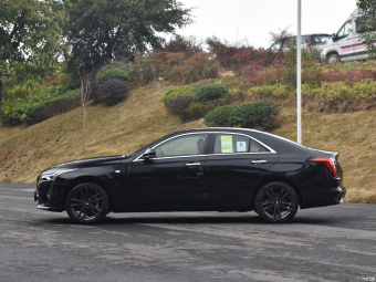 Cadillac CT4 Luxury 28T