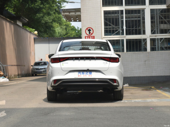 Geely Emgrand L Super Fast 1.5TD-DHT Pro 100KM