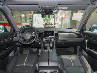 Honda UR-V Exclusive AWD 370TURBO