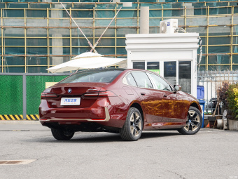BMW i5 eDrive 35L Exclusive Luxury