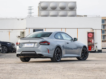 BMW M240i Coupe 2025 xDrive