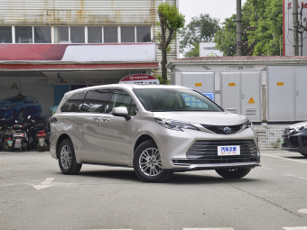 Toyota Sienna Hybrid Premium 2.5L