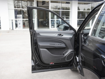 Ford Equator Platinum EcoBoost 225 7 Seat (2/3/2)