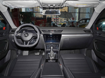 Skoda Superb Premium TSI280 DSG
