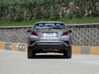 Toyota IZOA Yixing 2.0L