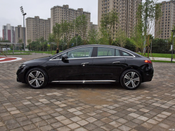 Mercedes-Benz EQE 350 Deluxe Edition