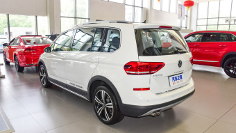 VW Touran L Cross Deluxe 7 Seats 280TSI DSG