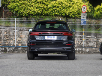 Audi Q8 Dynamic Luxury 45 TFSI