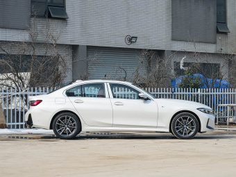 BMW 3 Series 2026 325i M Sport