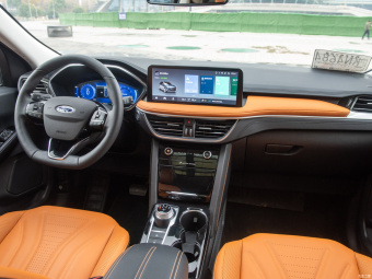 Ford Escape Premium EcoBoost 245 4WD