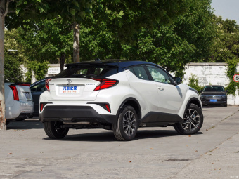 Toyota IZOA Yichi 2.0L