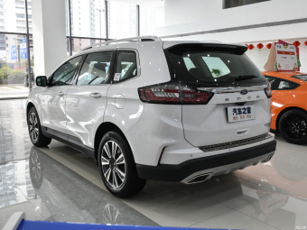 Ford Edge Plus Platinum EcoBoost 245 5 Seat