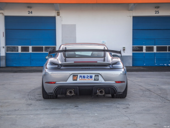 Porsche 718 Cayman GT4 RS