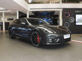 Porsche Panamera 4S Sport Turismo
