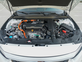 Honda Inspire Sport Hybrid Pure Wisdom 2.0L