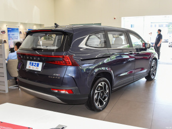 Hyundai Custo Premium LUX 270TGDi DCT