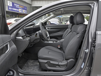 Hyundai Mistra Elite GLX 1.8L CVT