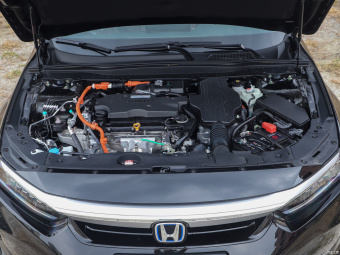Honda Inspire Sport Hybrid Pure Elegant 2.0L