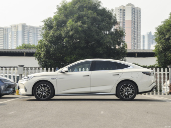 BYD Seal DM-i Flagship 121KM