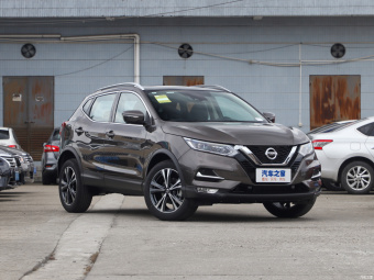 Nissan Qashqai Prem Deluxe 2.0L CVT XV