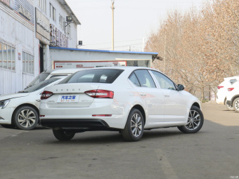 Skoda Octavia Comfort 1.5 MT
