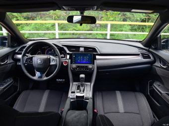 Honda Civic HATCHBACK Cool 220TURBO CVT