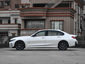BMW 3 Series 2026 330Li M Sport Night Edition