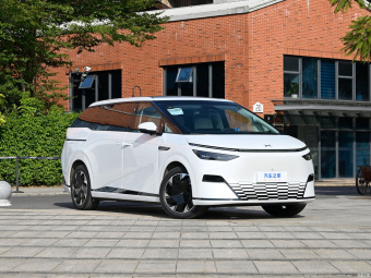 XPeng X9 640 Max AWD