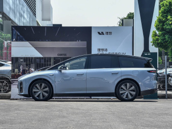 Li Auto i8 2025 Standard Edition