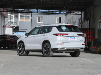 Mitsubishi Outlander Respect 1.5T CVT AWD 7 Seat
