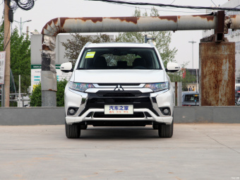 Mitsubishi Outlander Premium 2.4L AWD 7 Seat