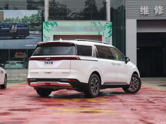Kia Carnival Deluxe Technology 2.0T