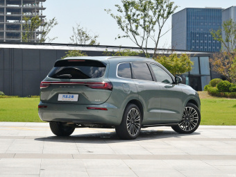 Aito M7 Plus AWD 5 seats