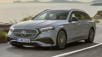 Mercedes-Benz E-Class T-Modell 300 de AMG Line Premium 4MATIC