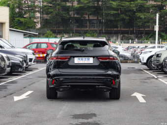 Jaguar F-Pace R-Dynamic Black P250